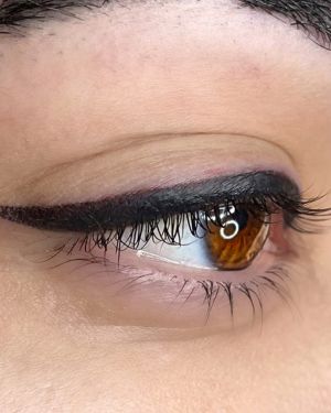 Ojos Eyeliner Clásico
